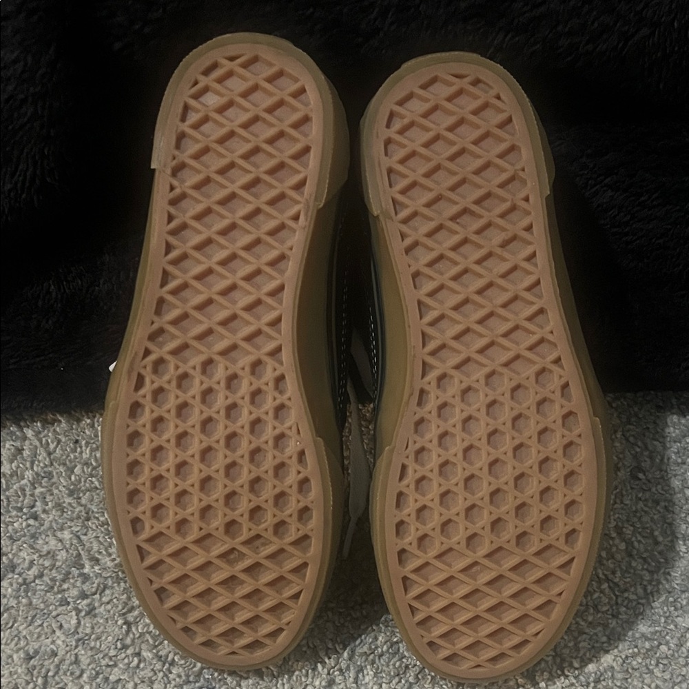 Black and White VANS - Picture 3 of 4